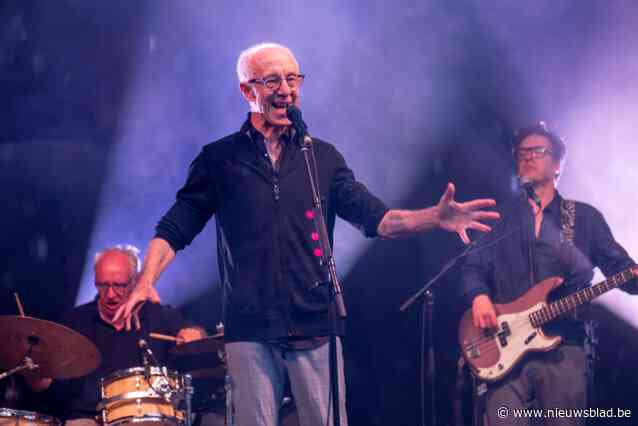 Raymond van het Groenewoud viert Vlaamse Feestdag in Deinze