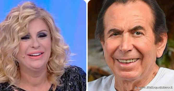 Il presunto flirt tra Giucas Casella e Tina Cipollari è vero? Maria De Filippi chiede, l’opinionista risponde: “A Cefalù ci siamo stati ma le Maldive…”