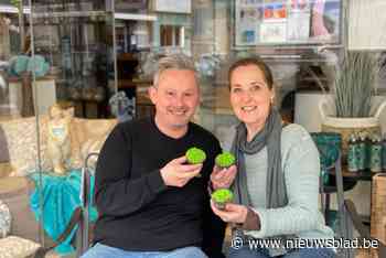 Nonkel Willy rolt grasmatten uit voor Home Sweet Home