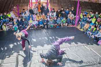 Duizenden leerlingen trekken stad in voor “Leuven leert van buiten”
