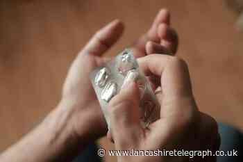 Can I take antibiotics and painkillers together? NHS advice