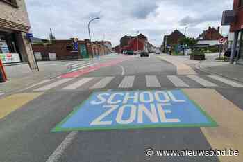 Fietspad, rijbaankussen en breder zebrapad: schoolomgeving De Winde wordt opnieuw aangepast