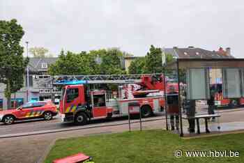 Brandweer blust brand op balkon van appartement in Genk