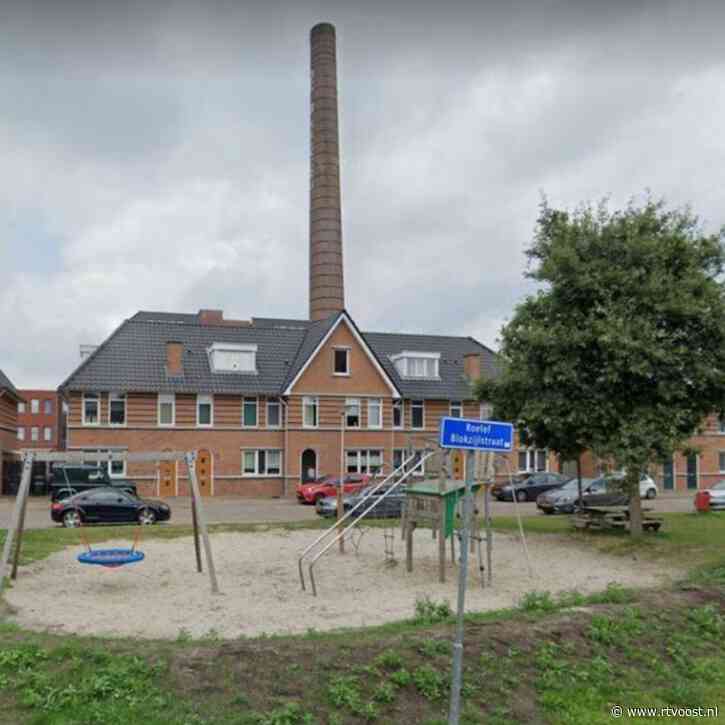 Tientallen tuinen in Boekelo worden uitgegraven: saneren vervuilde textielgrond kost miljoenen