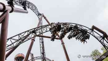 Achterbahn bleibt bei Testfahrt hängen und muss geborgen werden