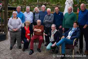 Halse zeventigjarigen verzamelen in De Stroopop