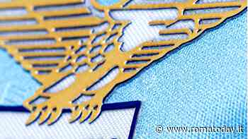 La Lazio presenta la maglia speciale per i 50 anni del primo scudetto: le immagini