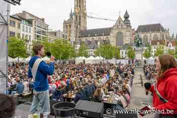 1.500 studenten zingen Io Vivat op beiaardcantus: “Als student moet je deze cantus minstens één keer meemaken”