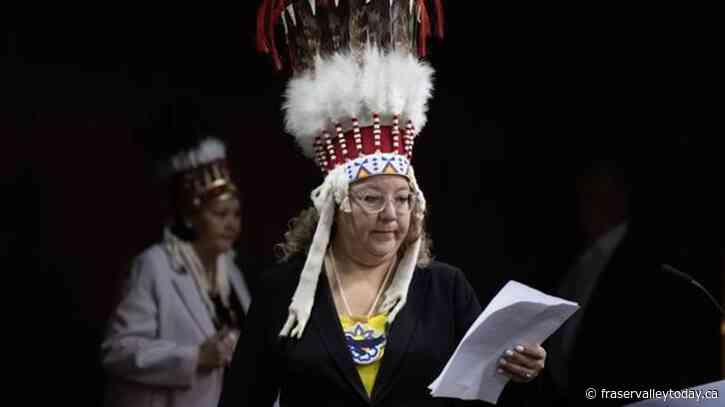 Minister ‘outraged’ after AFN national chief’s headdress taken from Air Canada cabin