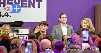 Riesenansturm auf Tiktoker Twenty4Tim im Sophienhof in Kiel