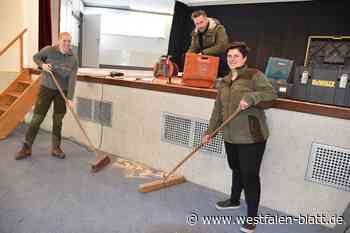 Nach Feuer in Nörde: Schützen säubern Halle für das Stadtschützenfest