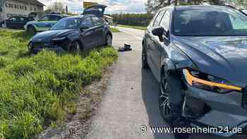 Autos stoßen am Doktorberg in Albaching zusammen