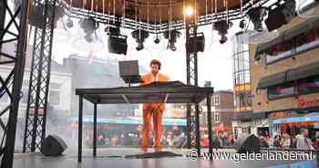 LIVE Koningsnacht in Arnhem | Feesten zijn losgebarsten • 4 euro voor een toiletbezoek: ‘Echt duur’