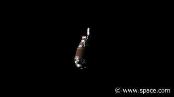 Wow! Private space-junk probe snaps historic photo of discarded rocket in orbit