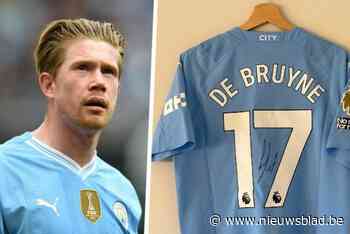 Gesigneerd truitje van Kevin De Bruyne levert fiks bedrag op voor zieke kinderen