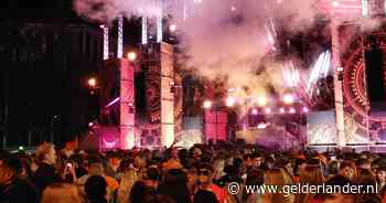 LIVE Koningsnacht in Arnhem | Stad loopt leeg na geslaagde feestavond, geen chaos op treinstation