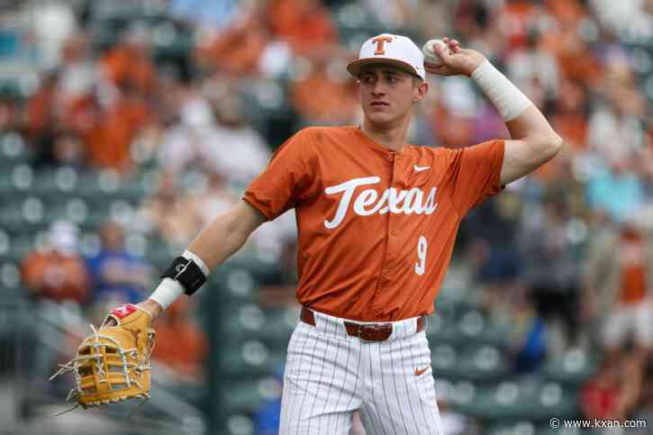 Errors cost Texas series opener at Oklahoma 9-4