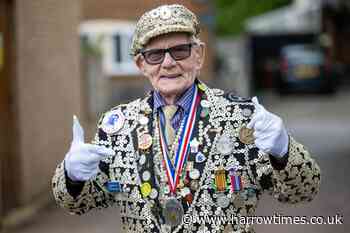 Pearly King campaigns to keep Cockney tradition alive