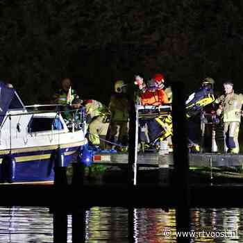 112 nieuws: Man valt van boot in Ossenzijl