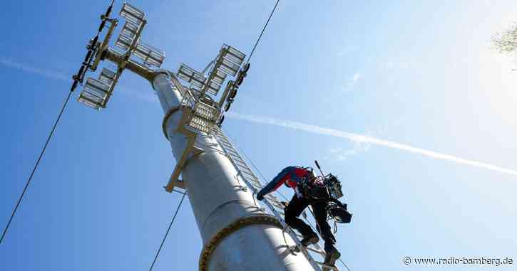 Rettungsübung: Bergwacht seilt 300 Menschen ab