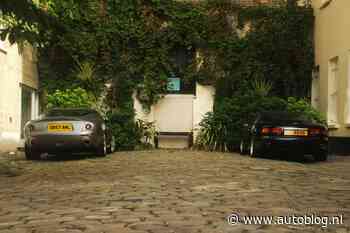 Gespot – Aston Martin DB7 Zagato naast een normale DB7