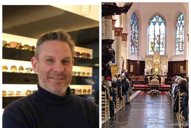 Bomvolle kerk neemt afscheid van Christof: “Je kon op ieders gezicht een glimlach toveren”