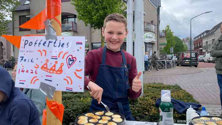 Sebas (10) is de koning van de poffertjes op de vrijmarkt in Bladel