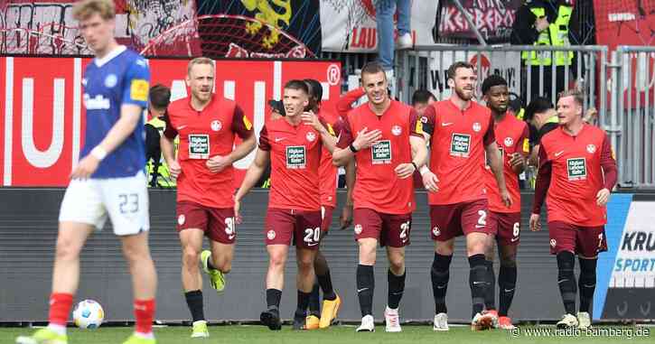 Kaiserslautern gewinnt in Kiel, HSV souverän