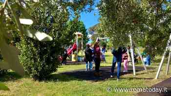 A Roma sud la plastica si "trasforma" in ossigeno. Grazie a tonnellate di tappi sono stati piantati 31 alberi