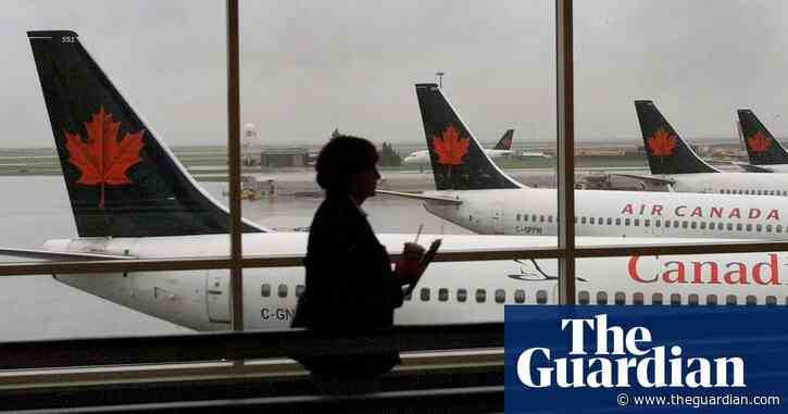 Air Canada apologizes after headdress of First Nations chief removed to hold