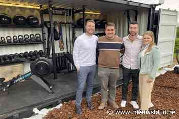 Strongbox zorgt voor outdoor fitness aan sporthal Koornmolen: “We mikken niet op bodybuilders, wel op fittere Gooikenaren”