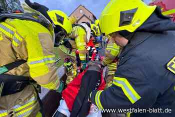 Übung der Feuerwehr: Chlorgasalarm am Freibad in Hiddenhausen