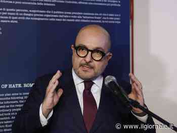 "Italia fascista e sionista". Blitz dei pro-Gaza nello stand con Sangiuliano