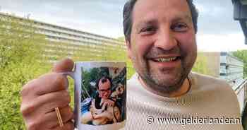 Man scoort bizarre vrijmarkt-vondst: een mok met foto van iemands ex