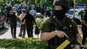 Across the U.S., pro-Palestinian campus protesters risk arrest and suspension