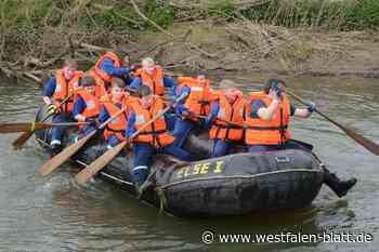 „Land unter:“ Erschwerte Bedingungen beim Schlauchbootwettbewerb