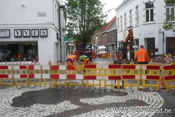 Wijnstraat afgesloten na groot waterlek in doorvoerleiding: “Water stond tot 15 centimeter hoog in onze zaak”