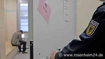 „Ich will rein“ - Randalierer mit knapp drei Promille in Rosenheim in Gewahrsam genommen