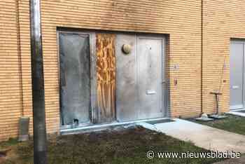 Opnieuw brandbom ontploft aan woning: buurvrouw kan brand blussen