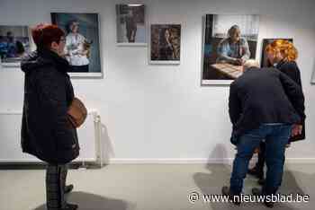 Expo ‘Badgasten’ toont zij die Het Oude Badhuis een smoel geven in hun eigen habitat: “Hier komen verschillende werelden samen”