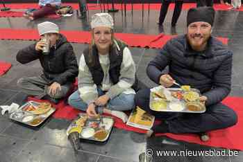 Traktaties op een rode loper: Ieperlingen genieten van keuken en cultuur in sikh-tempel