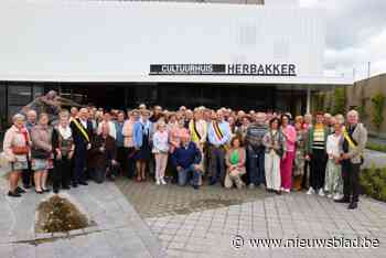 Stad zet vrijwilligers in de bloemetjes: “Stille helden die onze gemeenschap laten bloeien”