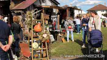 Löwenzahn-Prosecco und Seelenbilder: Das war der 39. Weibamarkt in Bad Aibling