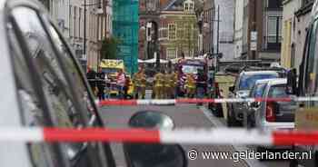 Straat in Zutphen afgesloten na vondst mogelijk explosief bij ondergrondse container