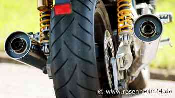 Motorradfahrer (22) liefert sich Verfolgungsjagd mit Polizei und wird bei Sturz schwer verletzt