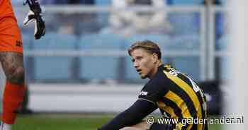 LIVE eredivisie | Tijd dringt voor Fortuna tegen tien man Vitesse: houdt ploeg uit Arnhem stand?