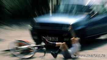 Unfall auf B318: Radfahrerin schwer verletzt