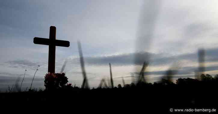 Ein Toter und vier Schwerverletzte bei Unfall