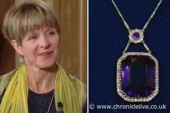 BBC Antiques Roadshow guest gobsmacked as expert reveals truth about 'royal' necklace