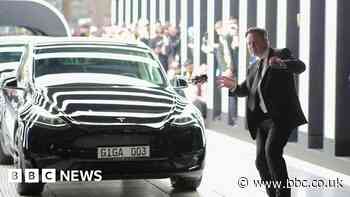 Musk in China to discuss enabling full self driving